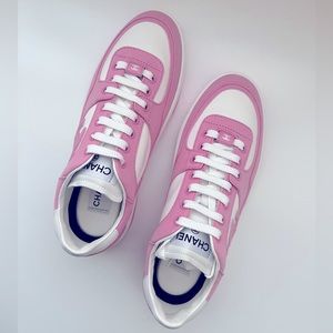 CHANELS Sneakers